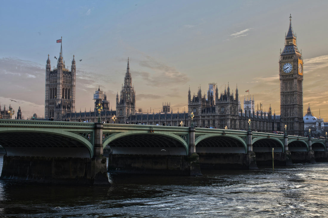 Exploring VERTU's Iconic Connection With the River Thames