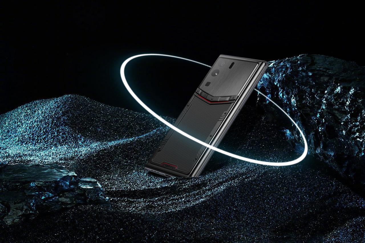 Fiber of Prestige: VERTU's Carbon Infusion in Modern Design